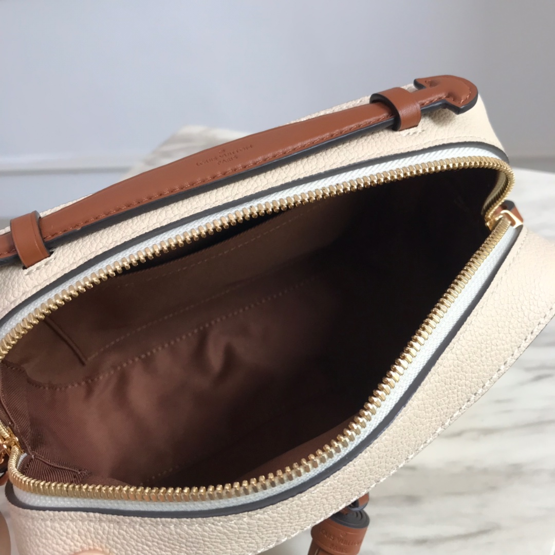 M44597, SAINTONGE, Louis Vuitton LV