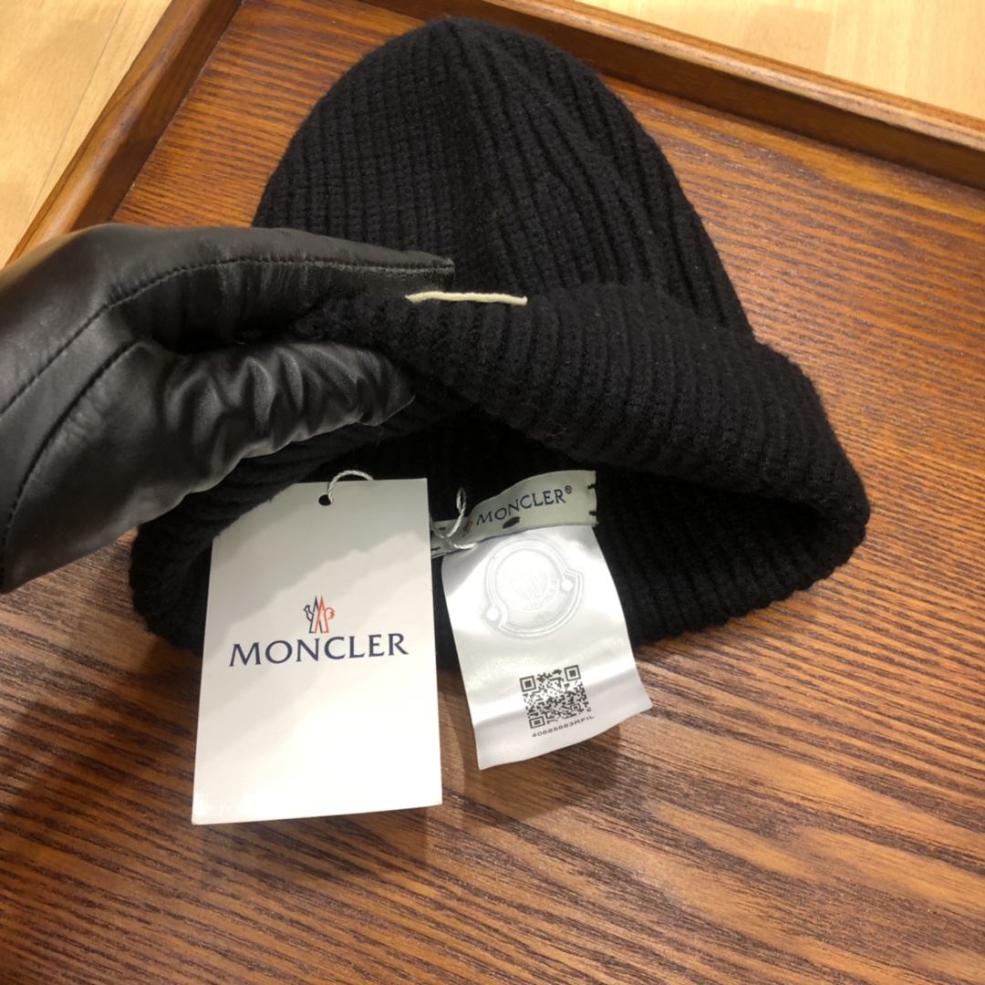 Moncler SKULLIES & BEANIES