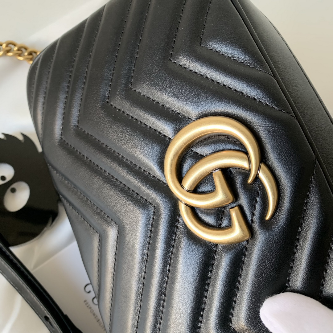 447632 GG Marmont matelassé shoulder bag, Gucci Handbag
