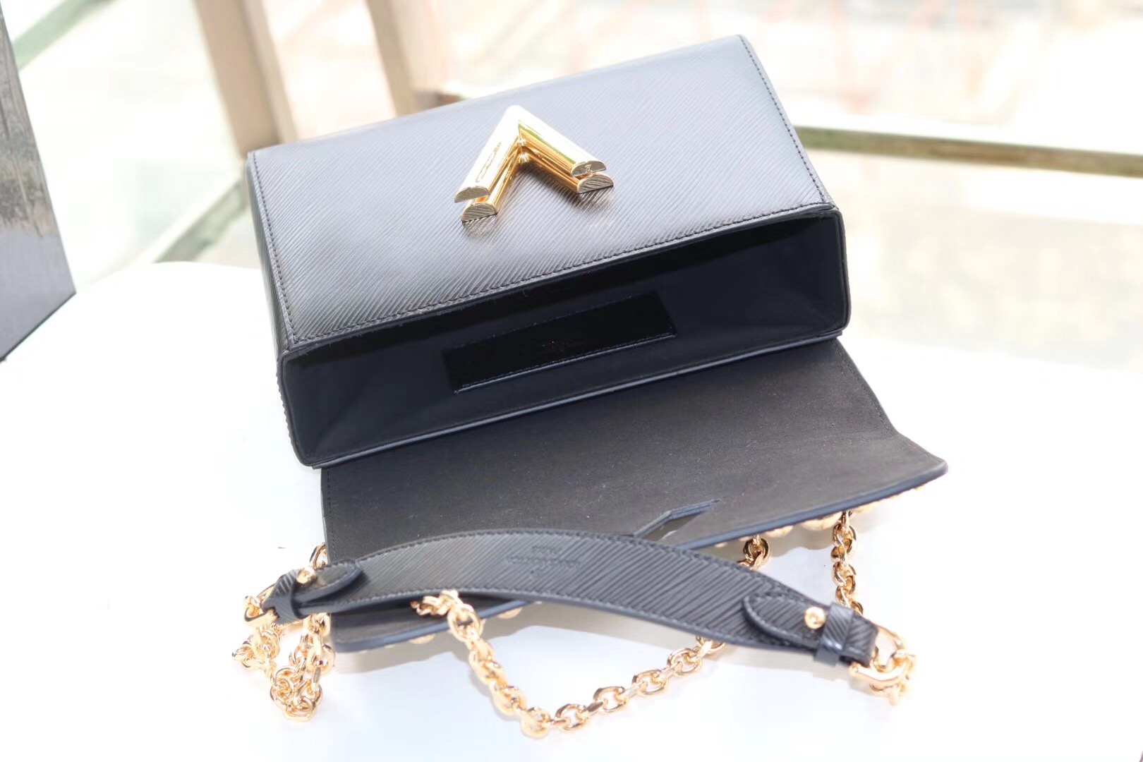 M52510, TWIST MM EPI Leather Handbag, Louis Vuitton LV