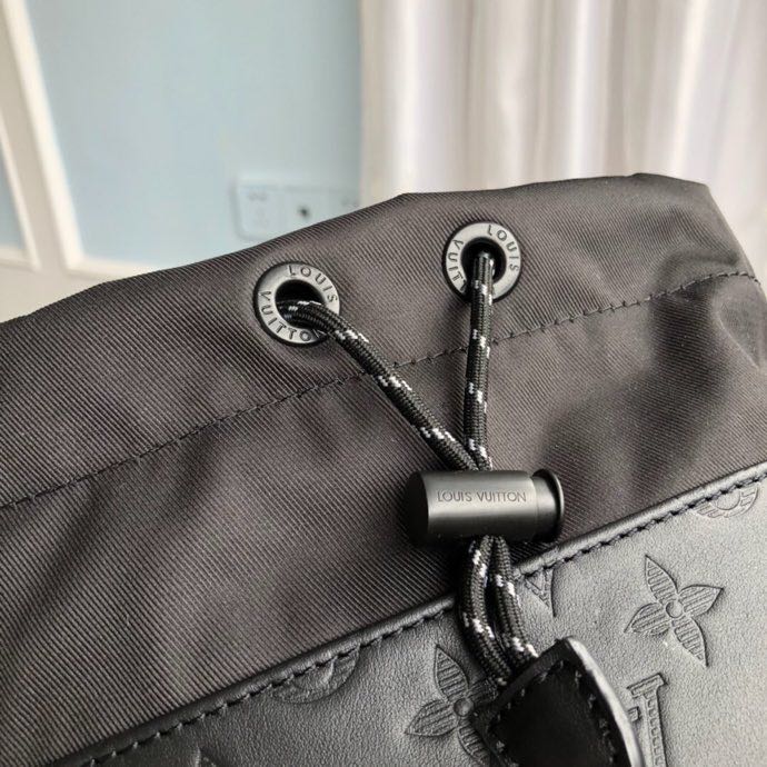 M44633, CHALK SLING BAG, Louis Vuitton LV