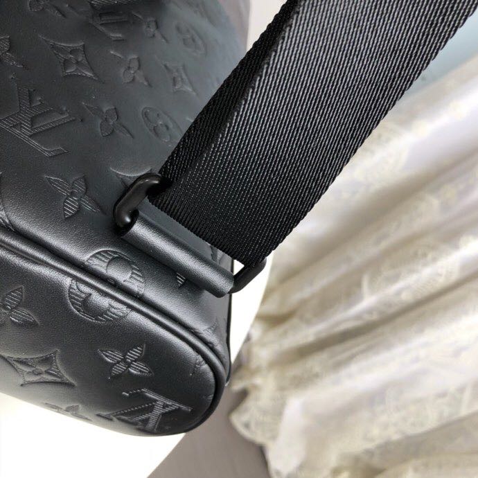 M44633, CHALK SLING BAG, Louis Vuitton LV