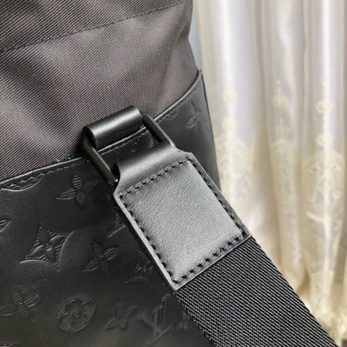 M44633, CHALK SLING BAG, Louis Vuitton LV