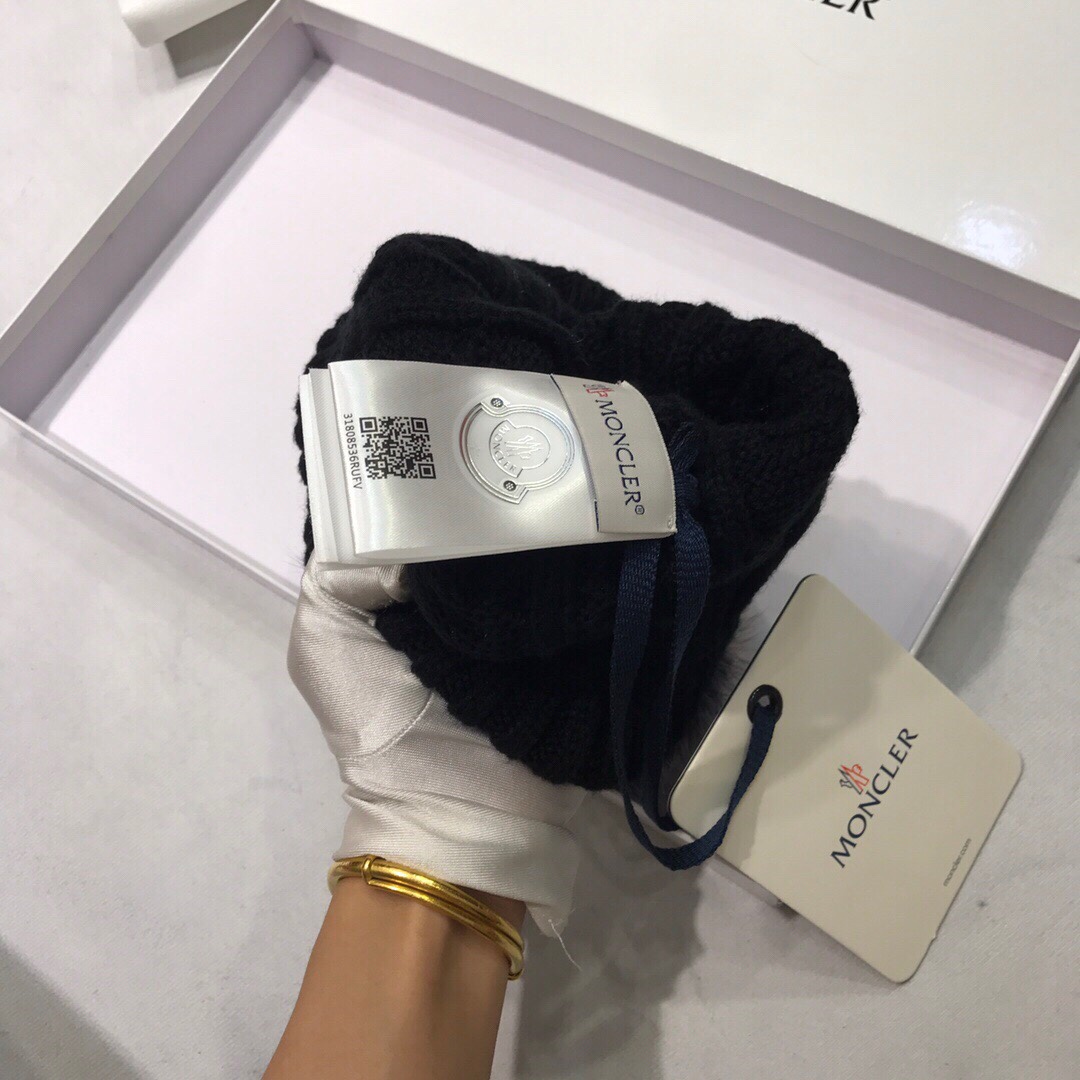 Moncler SKULLIES & BEANIES
