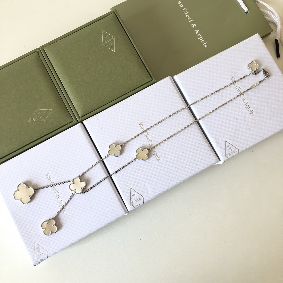 VanCleef&Arpels Necklaces