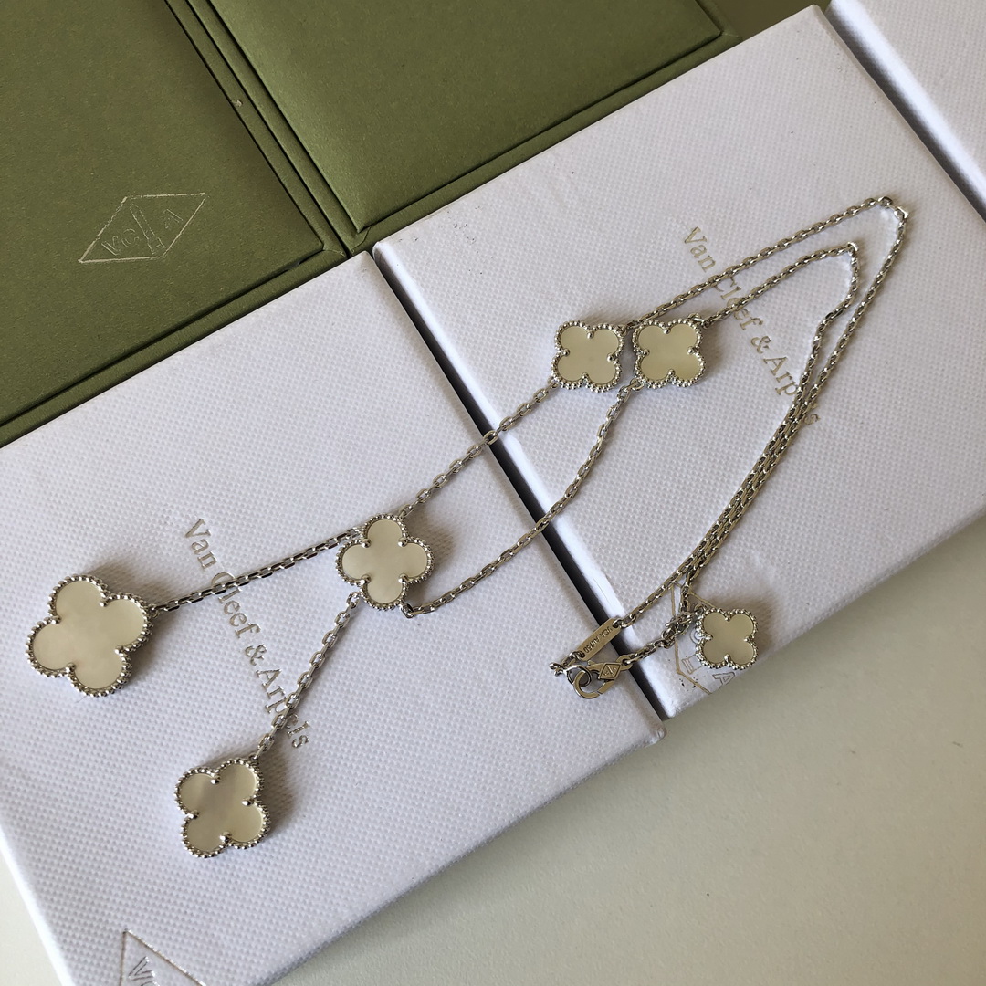 VanCleef&Arpels Necklaces