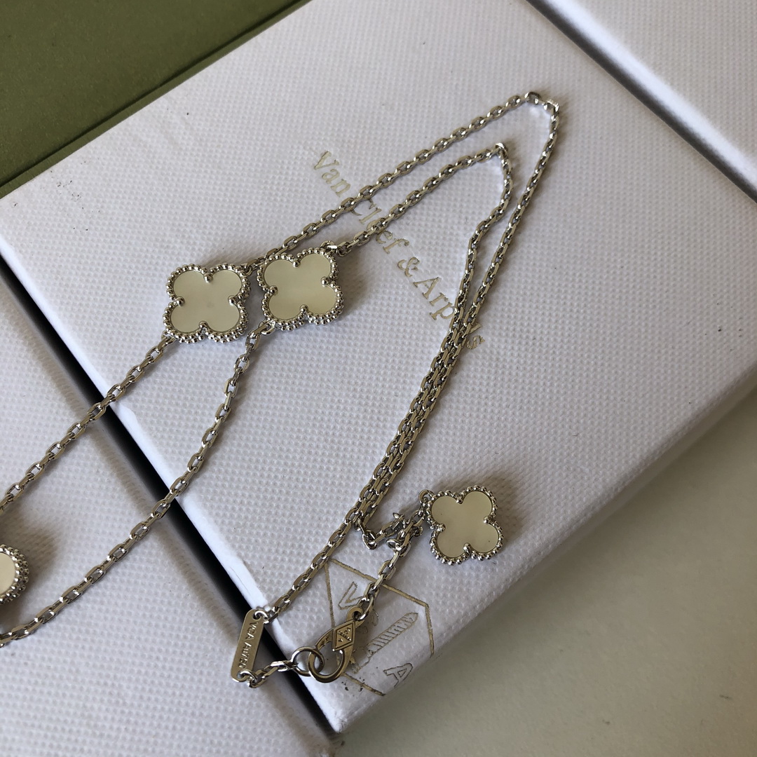 VanCleef&Arpels Necklaces