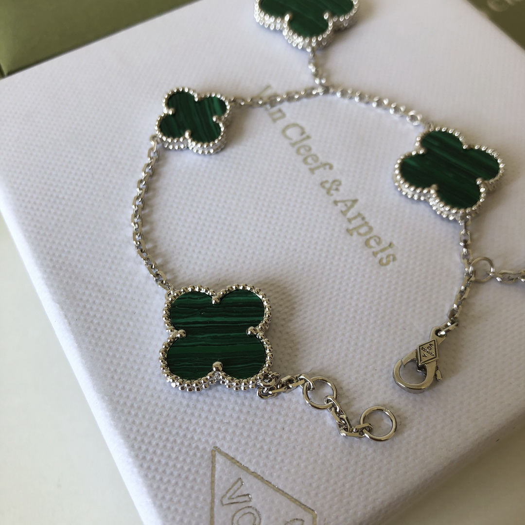 VanCleef&Arpels Bracelets