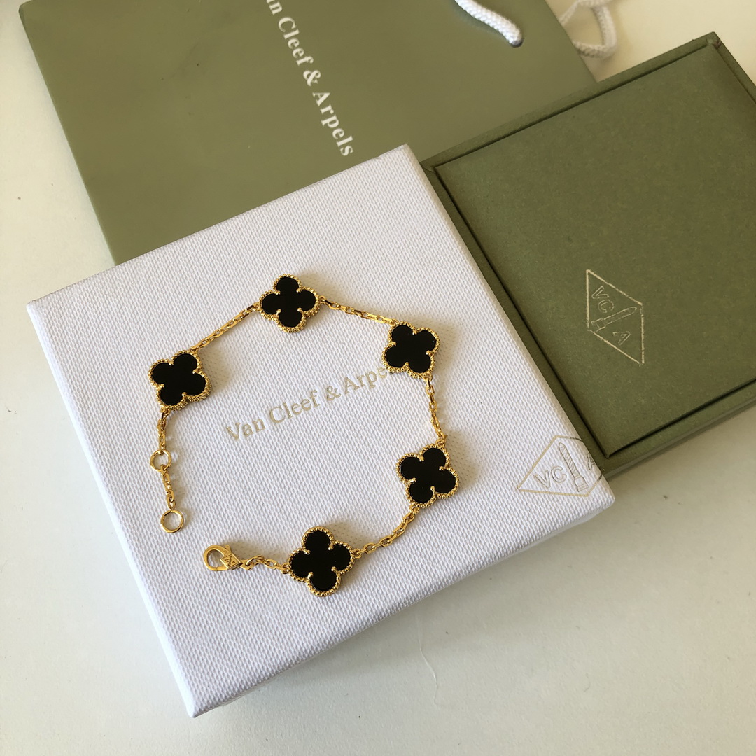 VanCleef&Arpels Bracelets