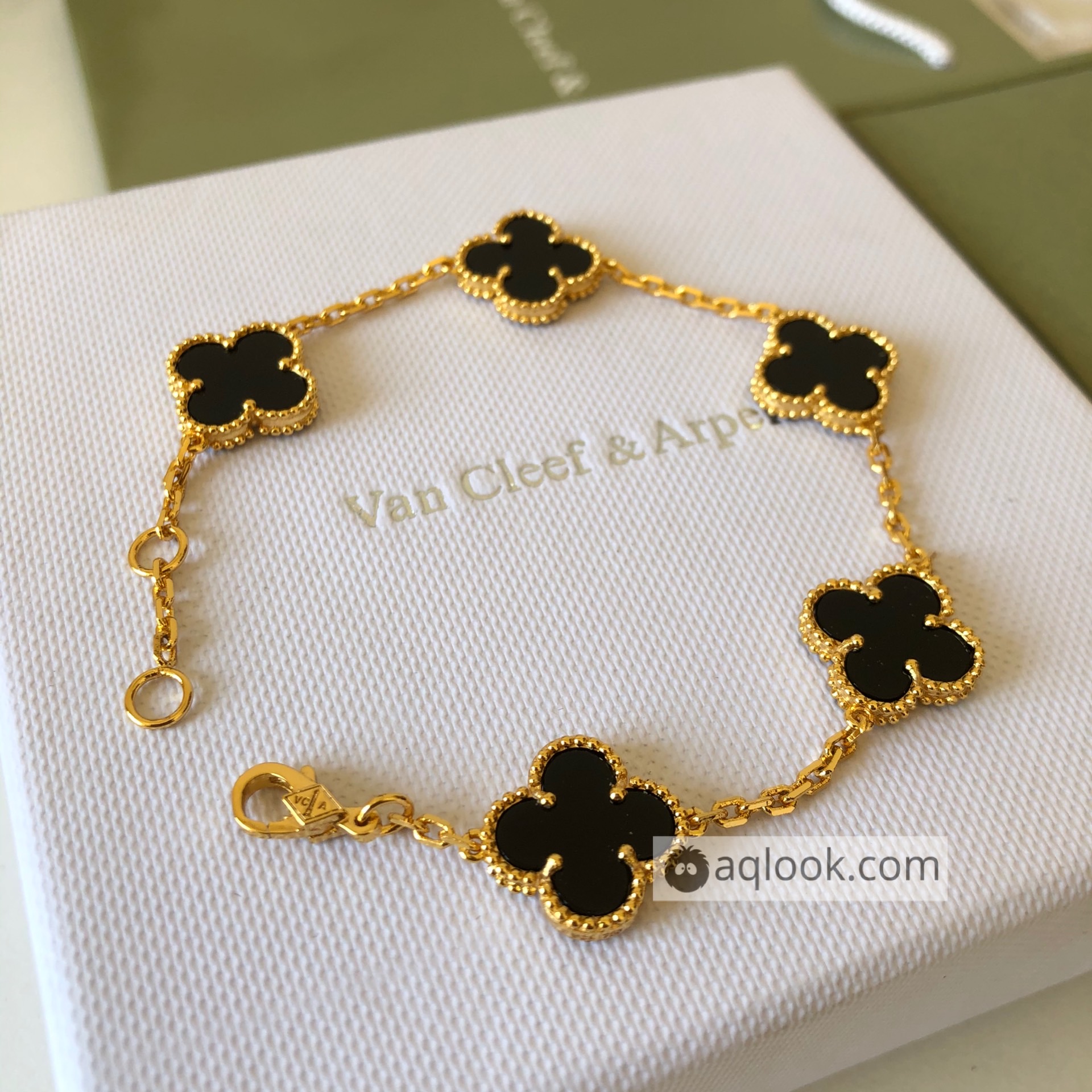 VanCleef&Arpels Bracelets