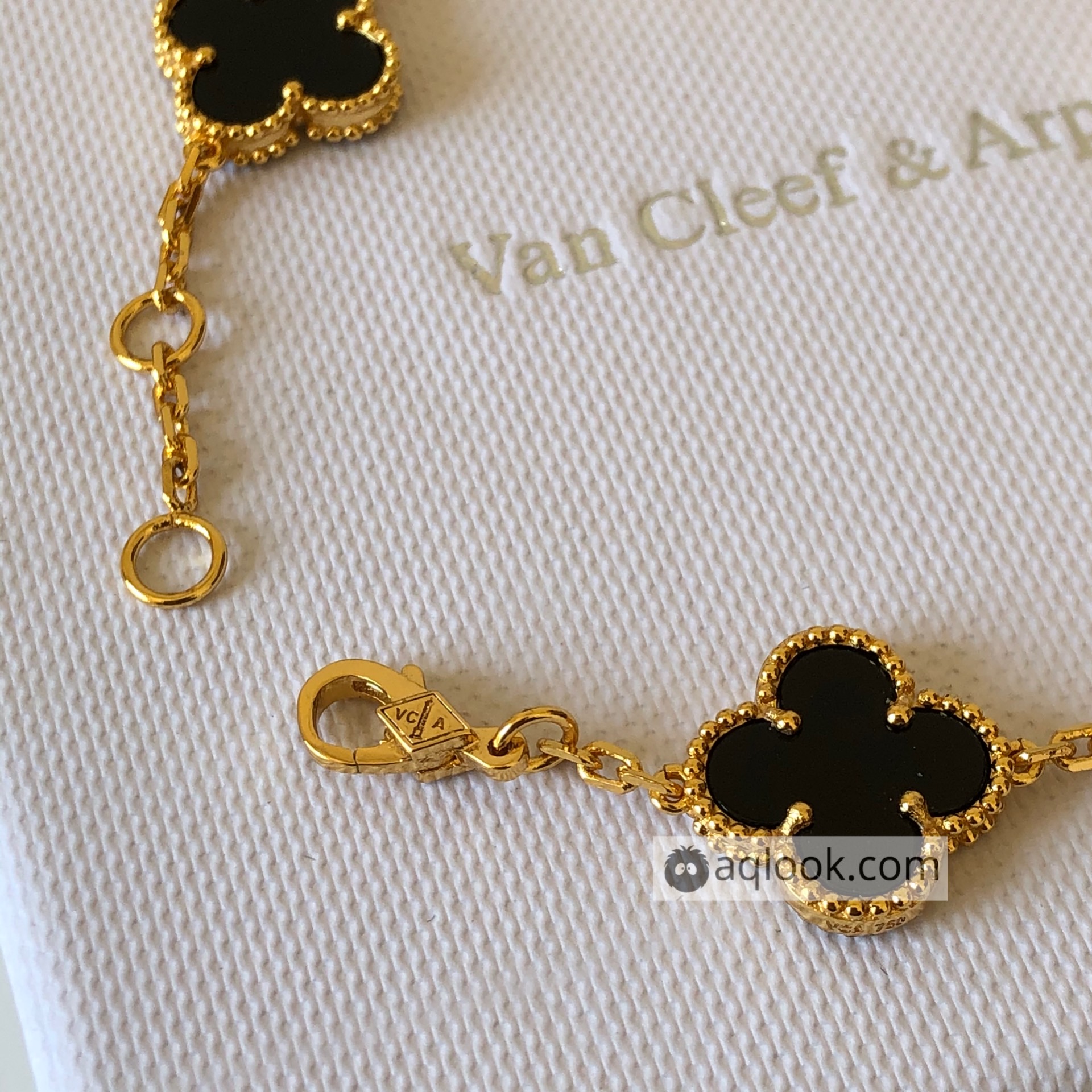 VanCleef&Arpels Bracelets