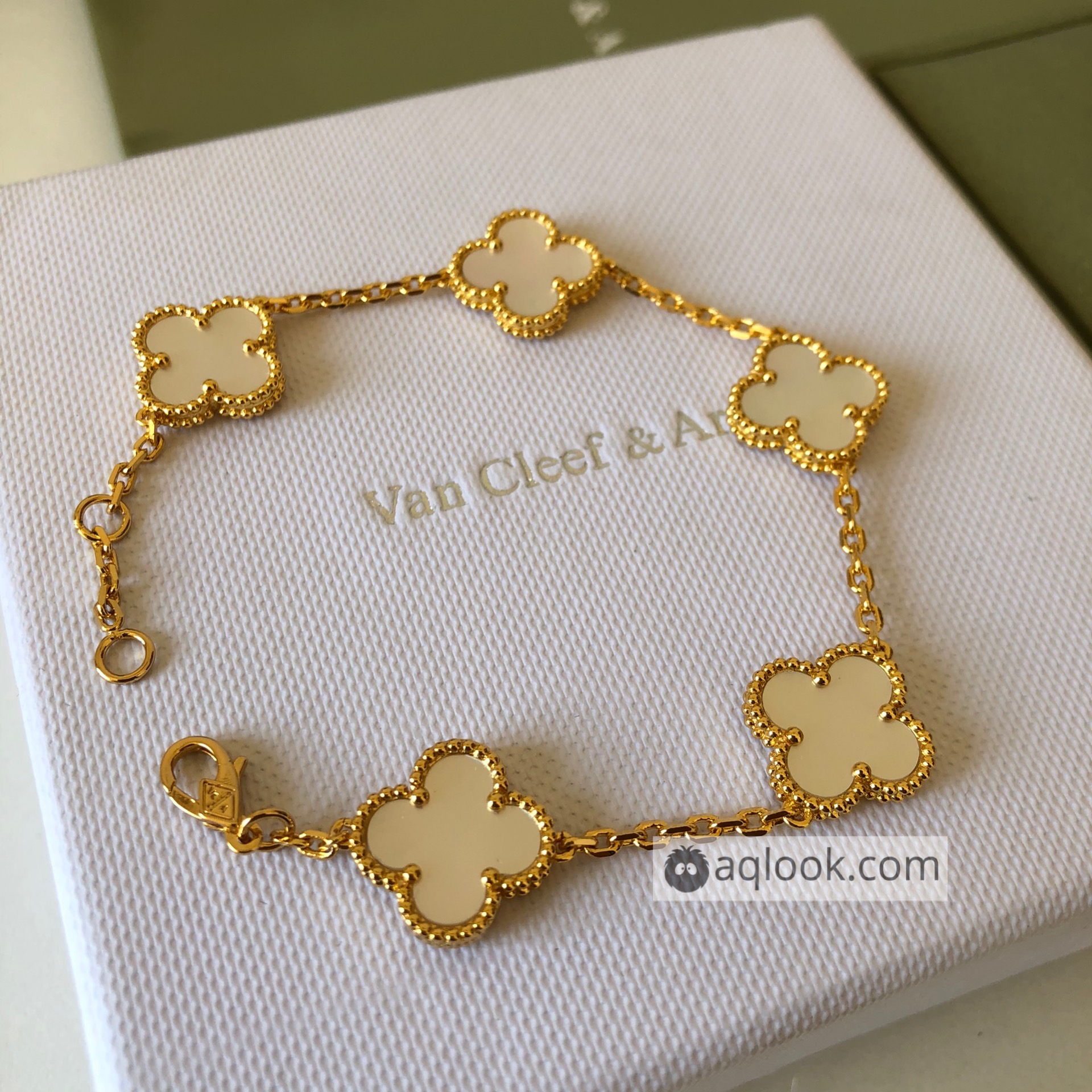 VanCleef&Arpels Bracelets