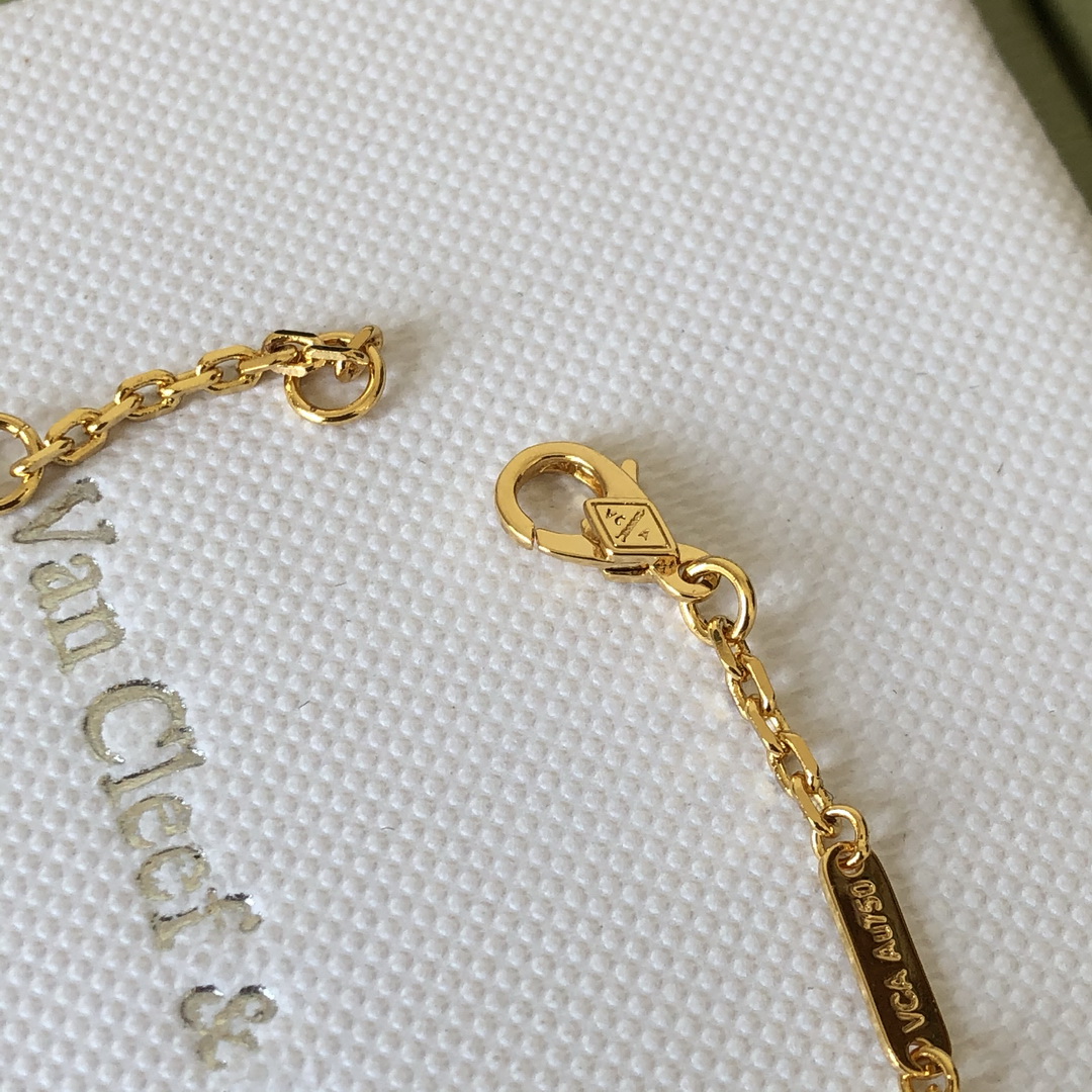 VanCleef&Arpels Bracelets