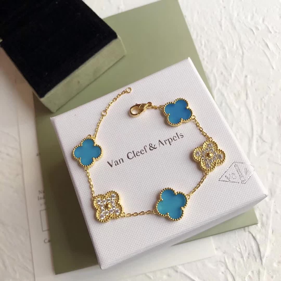 VanCleef&Arpels Bracelets