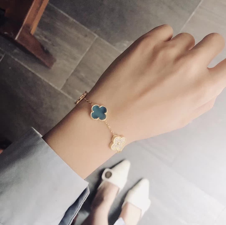 VanCleef&Arpels Bracelets