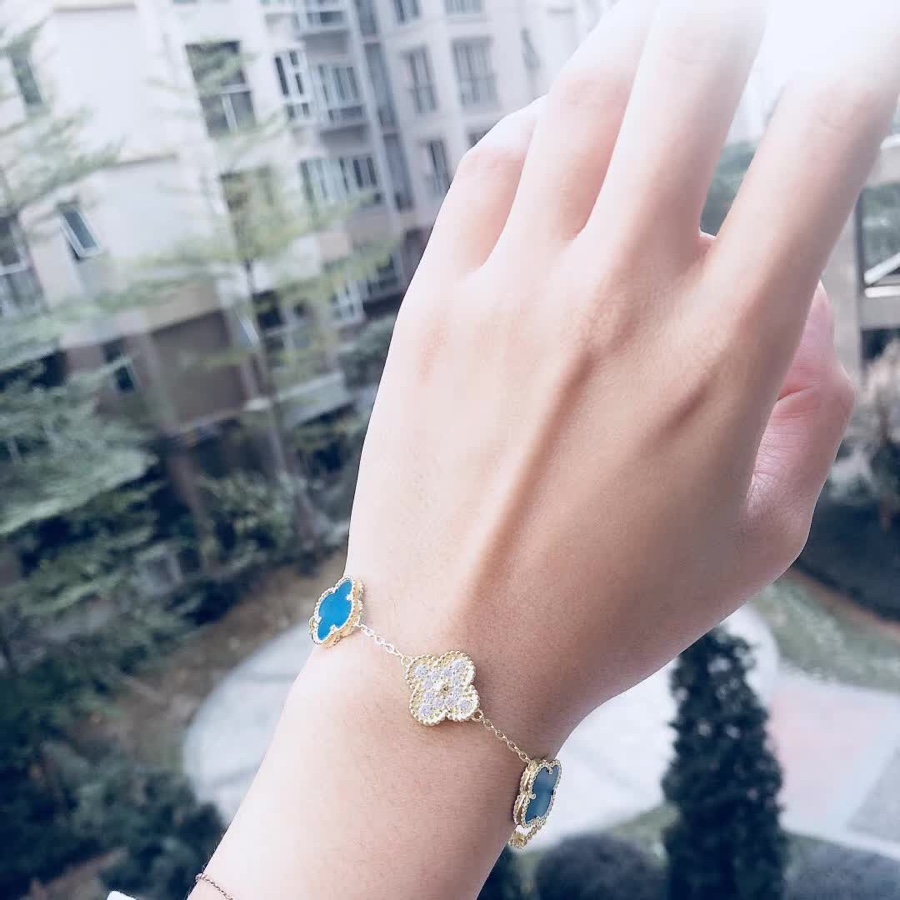 VanCleef&Arpels Bracelets