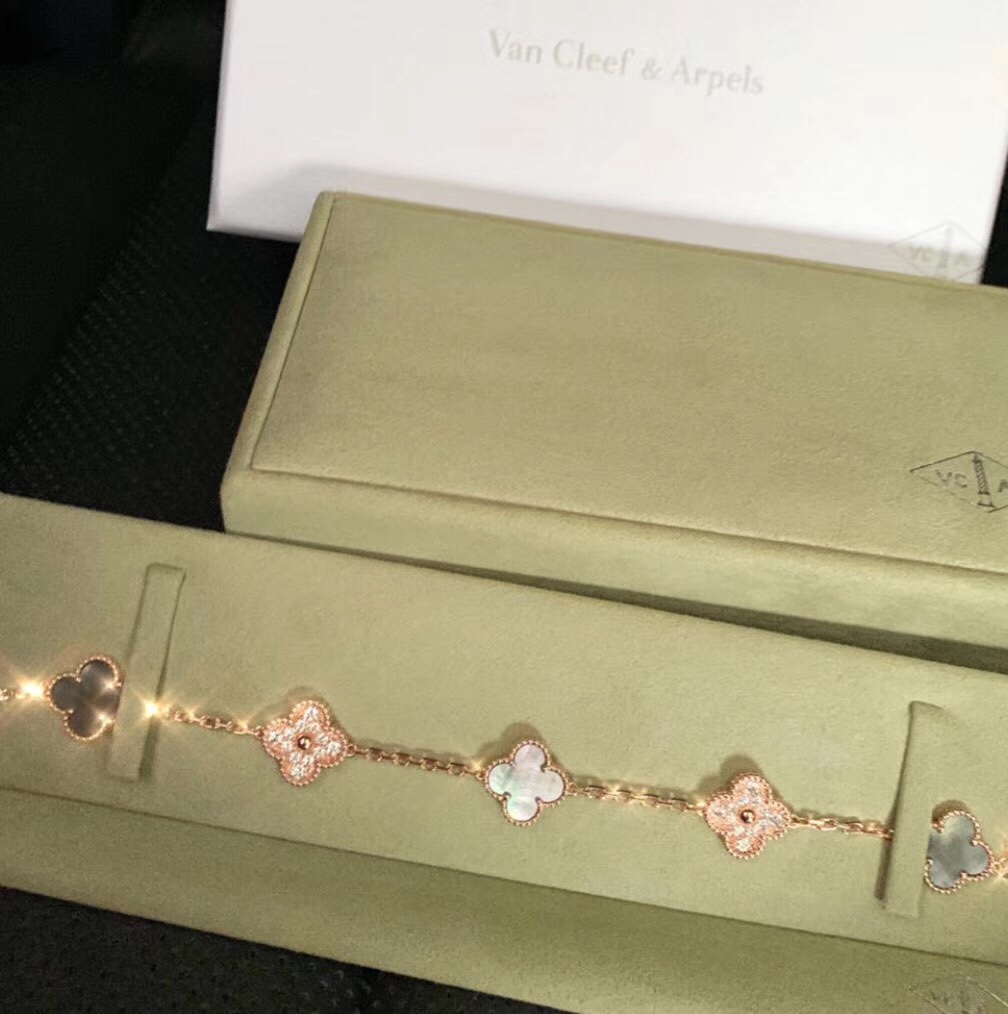 VanCleef&Arpels Bracelets
