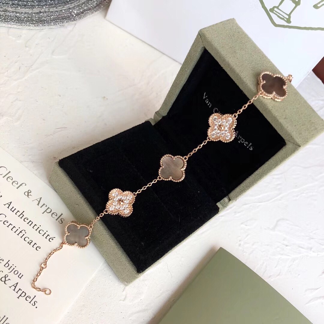 VanCleef&Arpels Bracelets