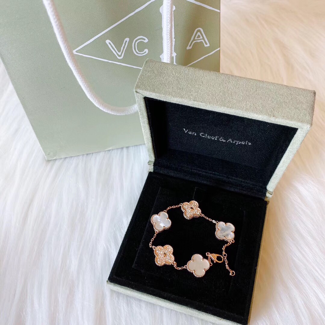 VanCleef&Arpels Bracelets