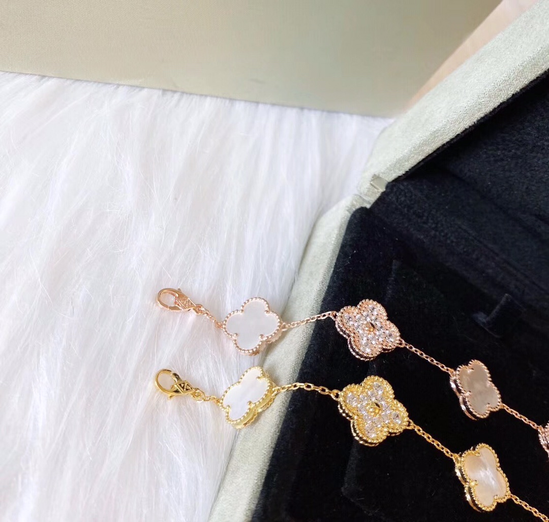 VanCleef&Arpels Bracelets