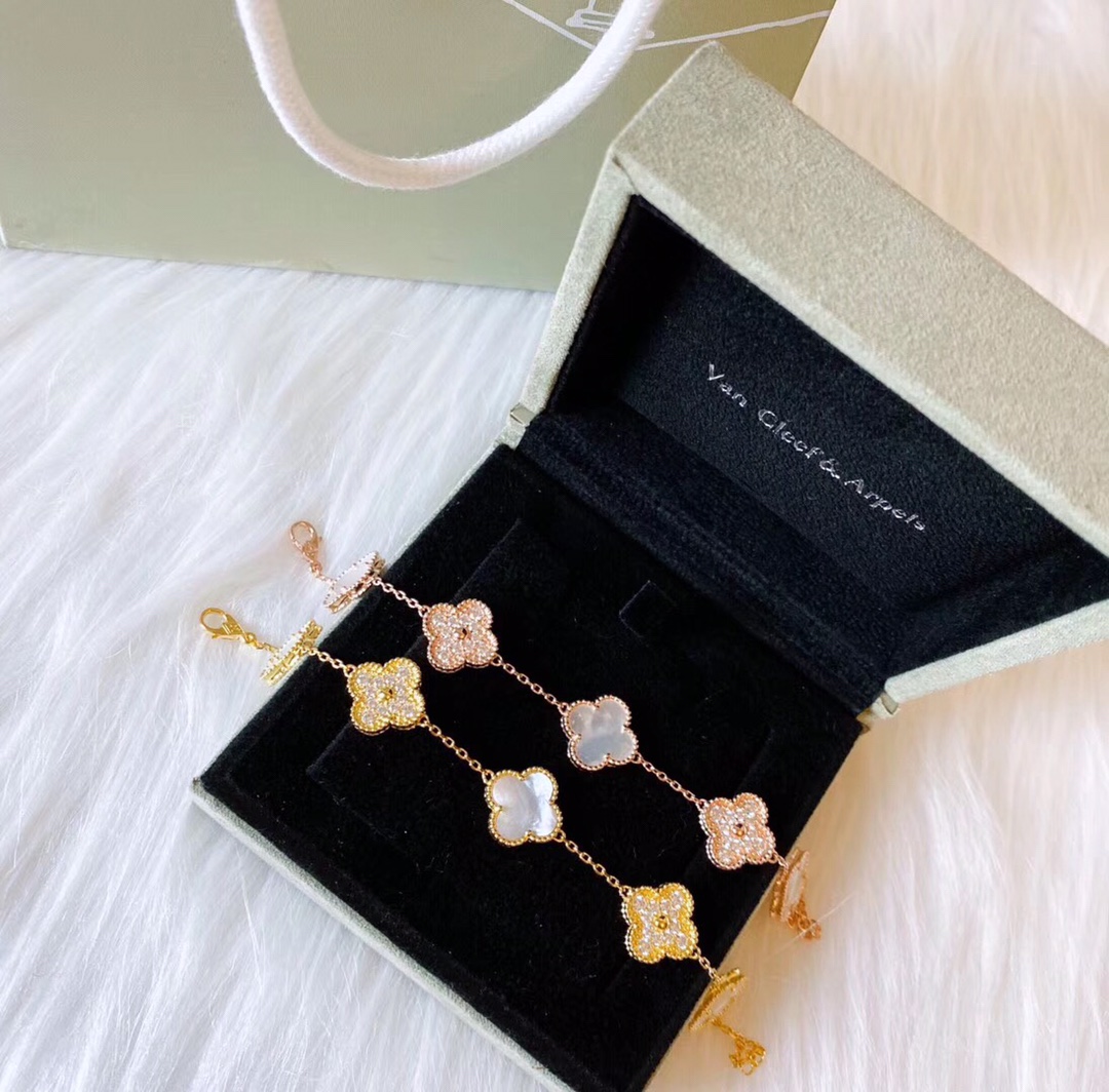VanCleef&Arpels Bracelets