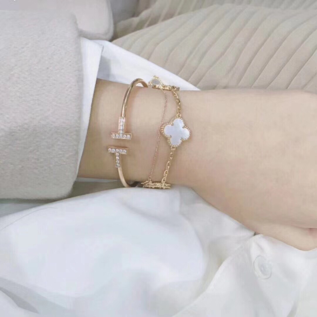 VanCleef&Arpels Bracelets