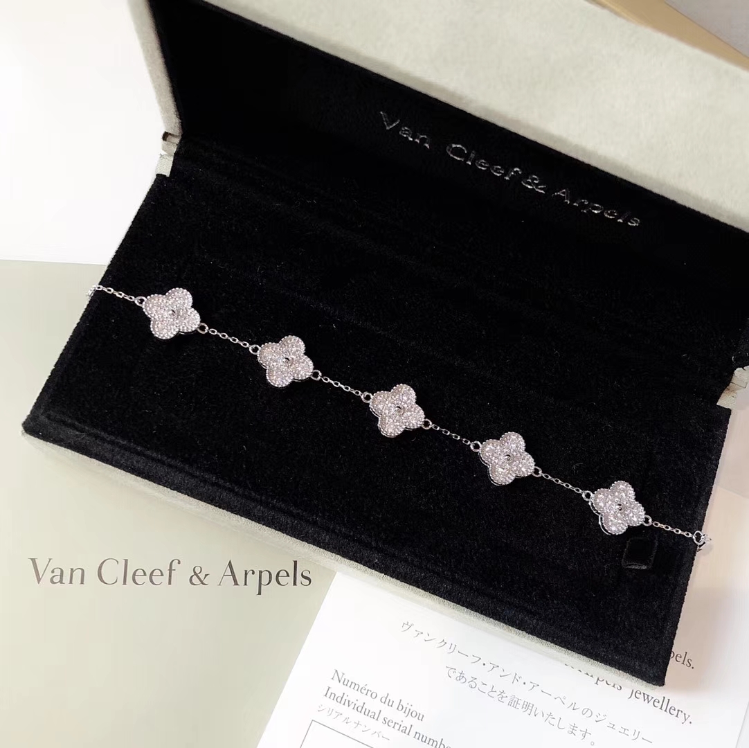 VanCleef&Arpels Bracelets
