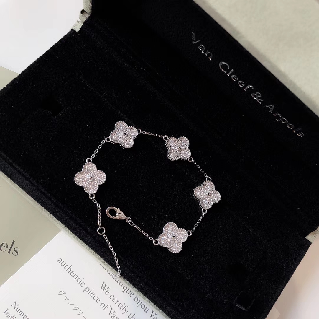VanCleef&Arpels Bracelets