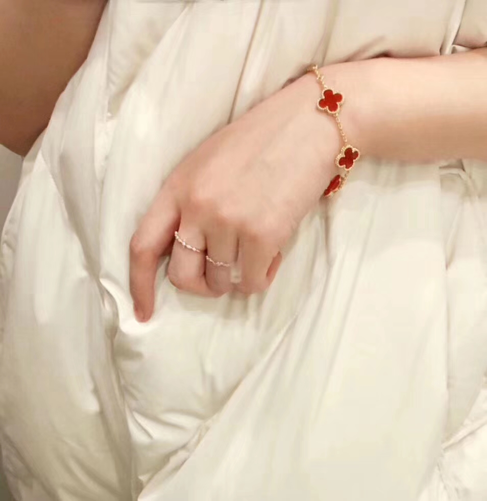VanCleef&Arpels Bracelets