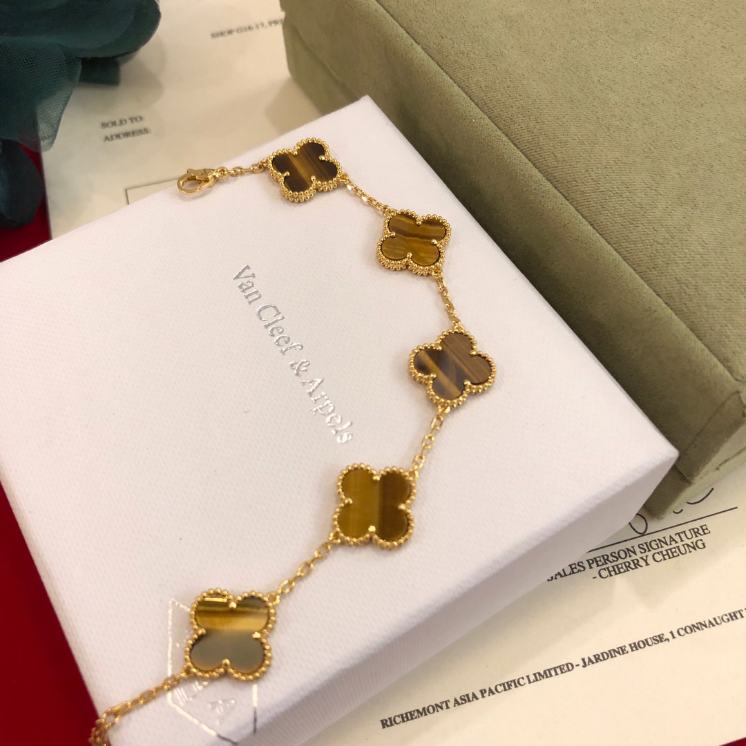 VanCleef&Arpels Bracelets