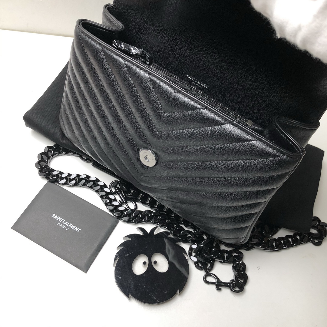 CLASSIC MEDIUM COLLÈGE BAG MATELASSÉ LEATHER, YSL Saint Laurent