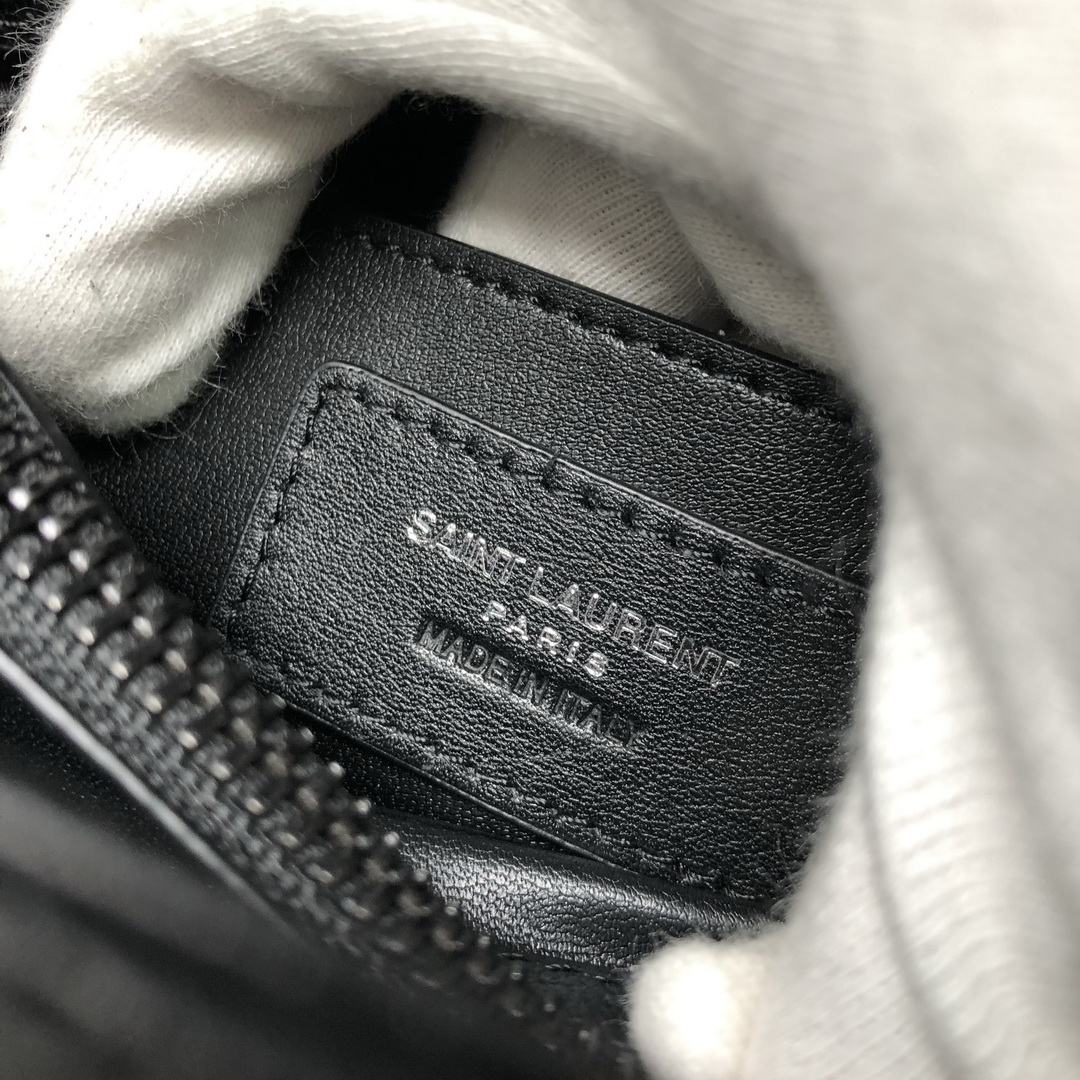 CLASSIC MEDIUM COLLÈGE BAG MATELASSÉ LEATHER, YSL Saint Laurent