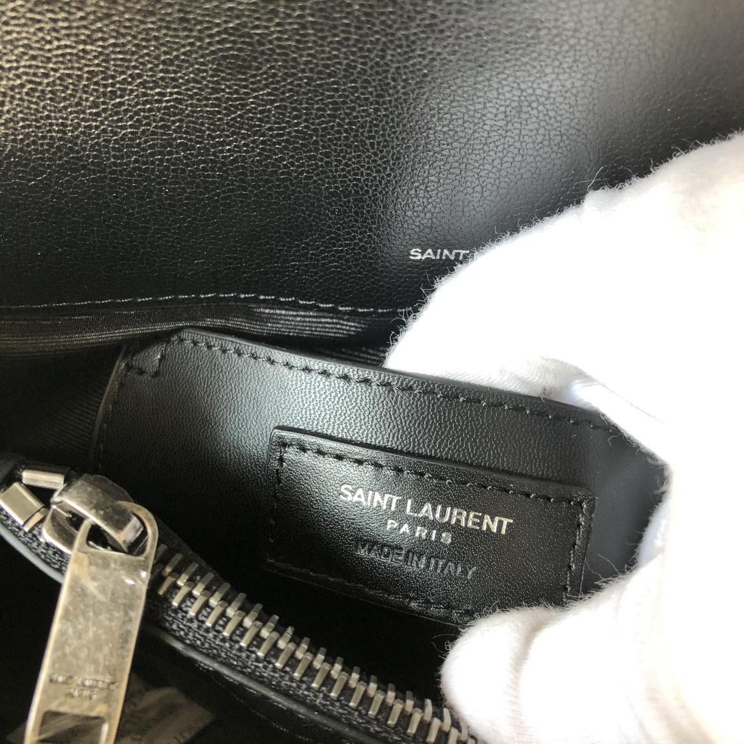 CLASSIC MEDIUM COLLÈGE BAG MATELASSÉ LEATHER, YSL Saint Laurent