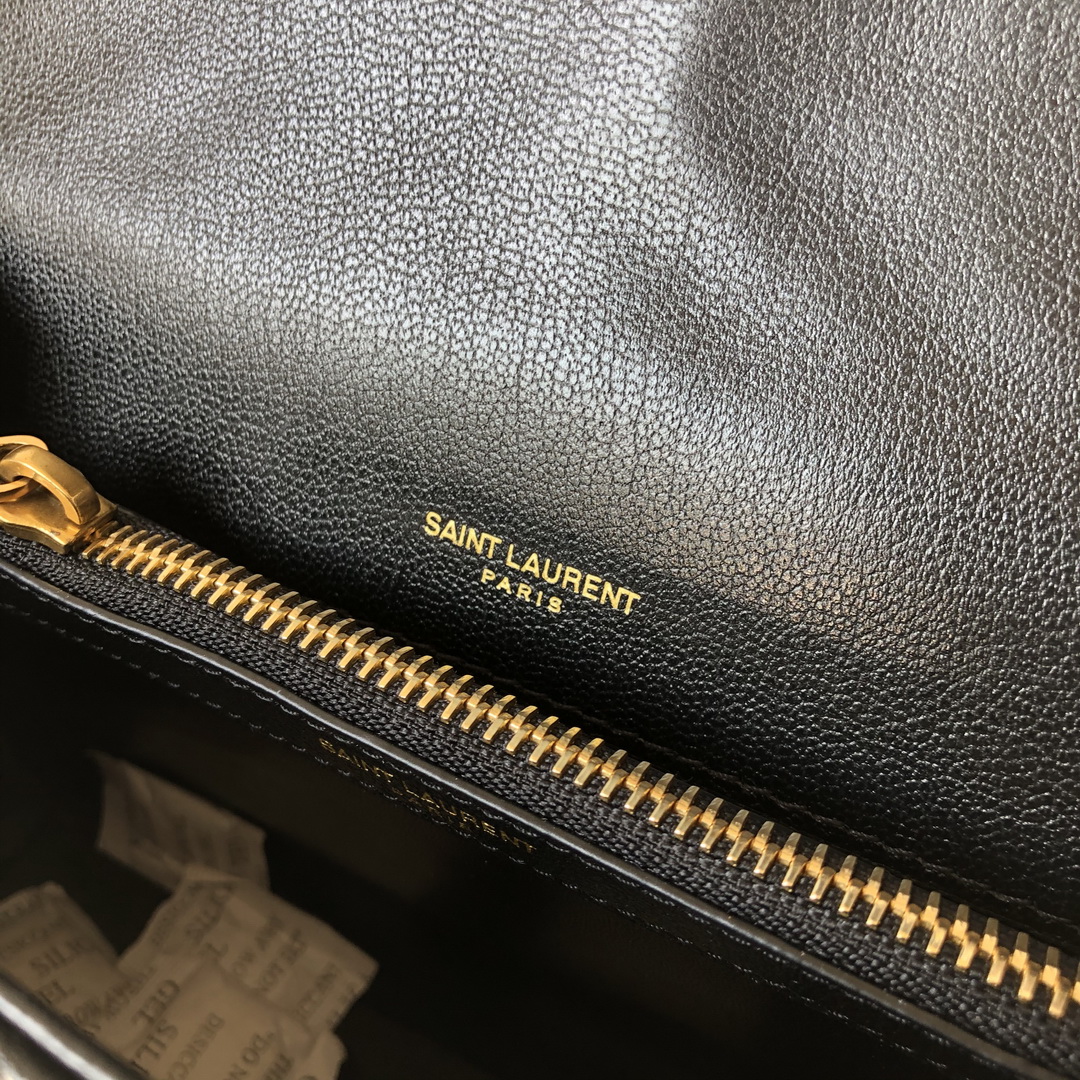 CLASSIC MEDIUM COLLÈGE BAG MATELASSÉ LEATHER, YSL Saint Laurent