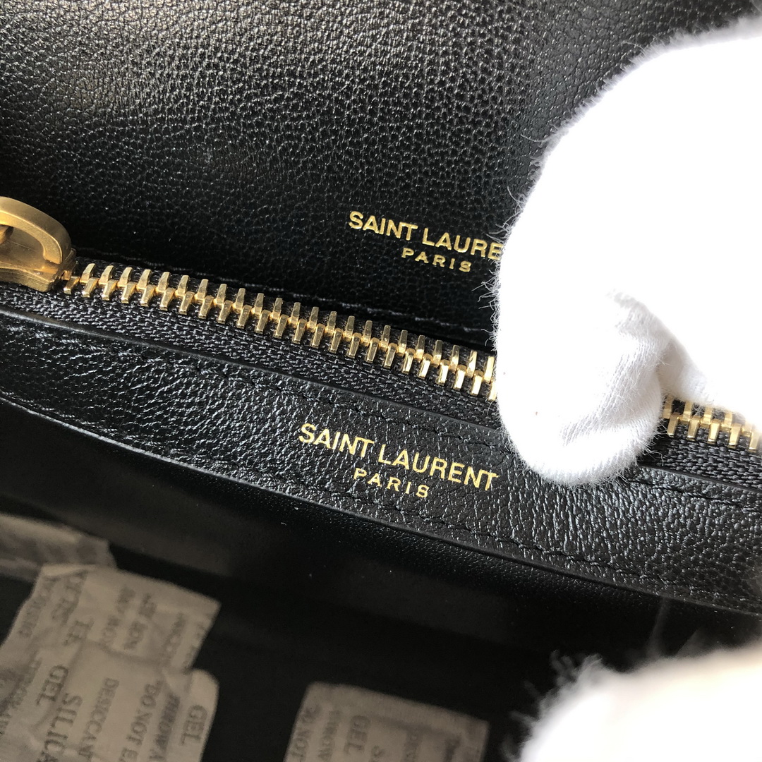 CLASSIC MEDIUM COLLÈGE BAG MATELASSÉ LEATHER, YSL Saint Laurent