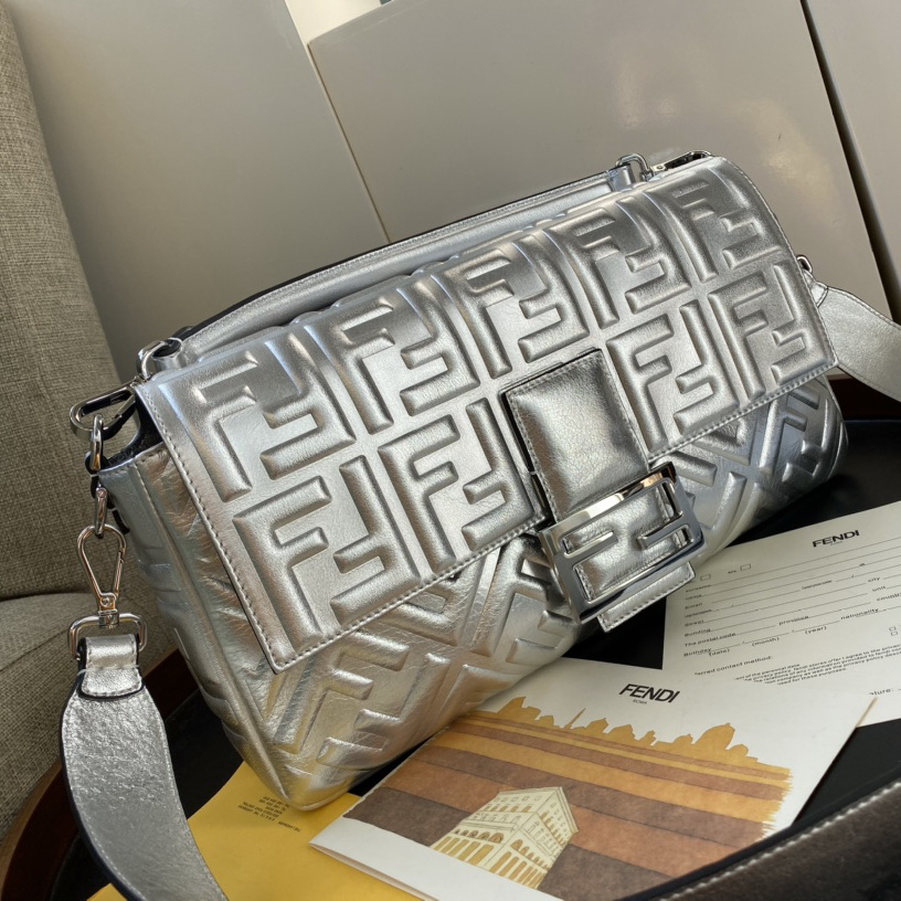 BAGUETTE LARGE, FENDI BAG