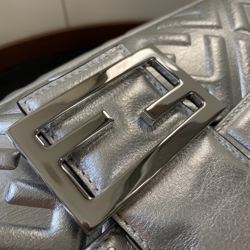 BAGUETTE LARGE, FENDI BAG