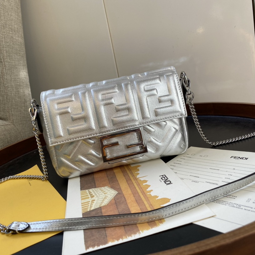 MINI BAGUETTE, FENDI BAG