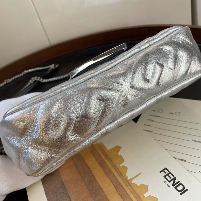 MINI BAGUETTE, FENDI BAG