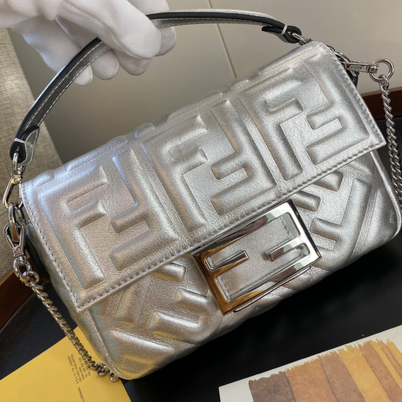 MINI BAGUETTE, FENDI BAG