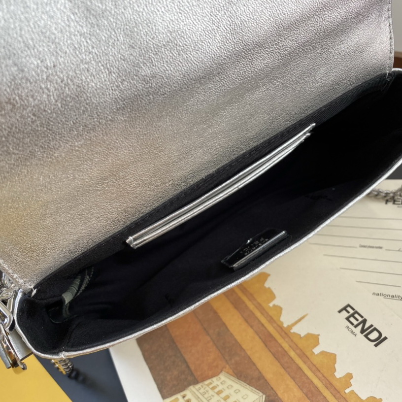 MINI BAGUETTE, FENDI BAG