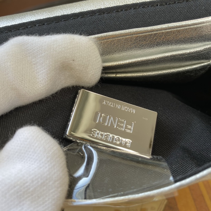 MINI BAGUETTE, FENDI BAG
