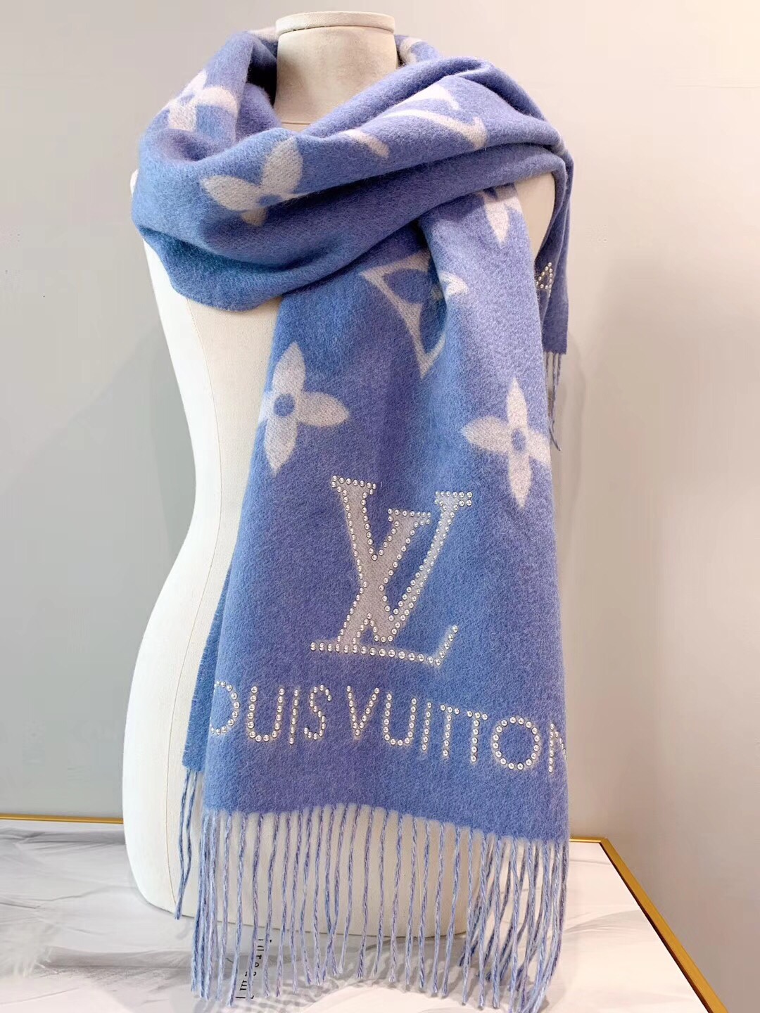 LOUIS VUITTON LV SCARF