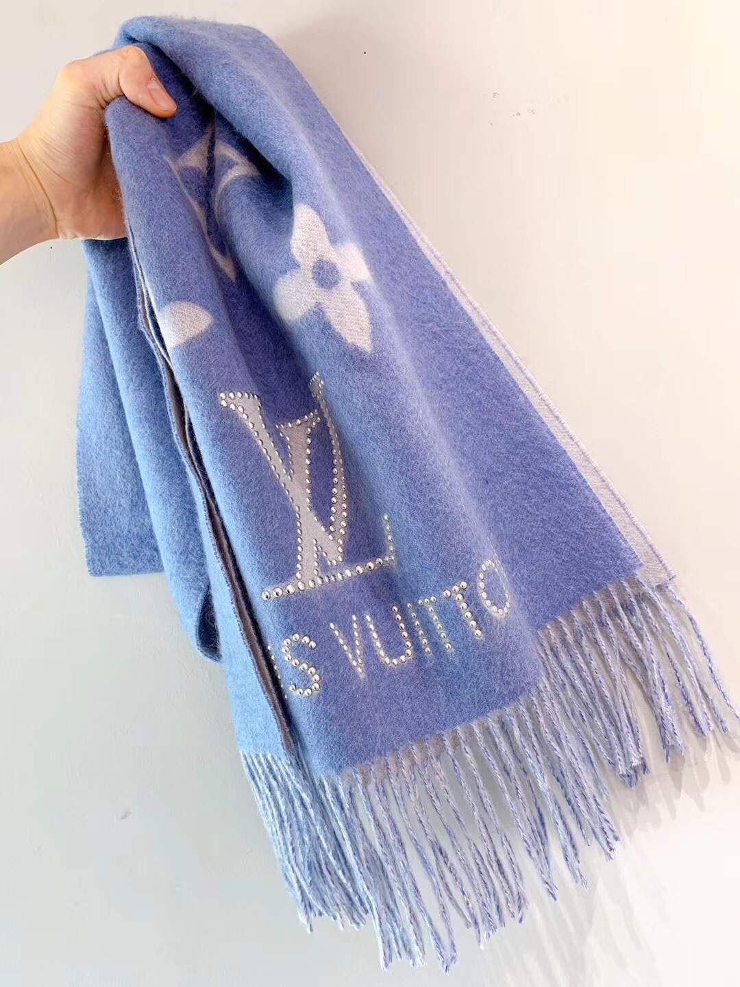 LOUIS VUITTON LV SCARF