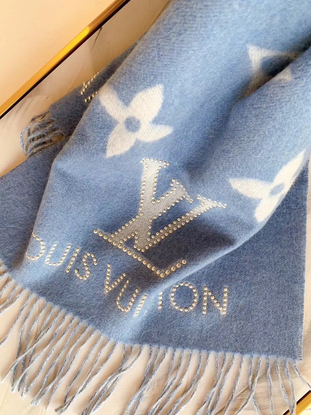 LOUIS VUITTON LV SCARF