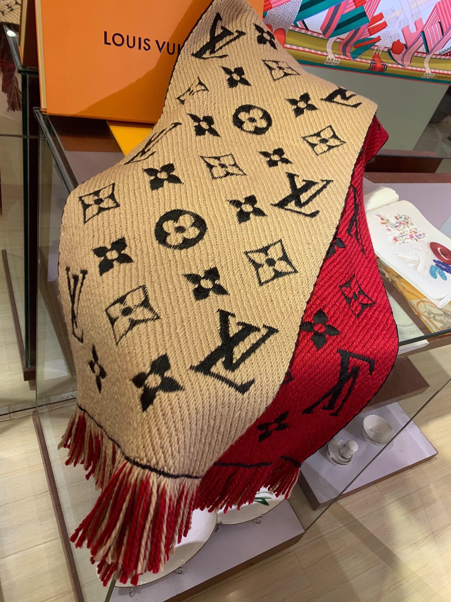 LOUIS VUITTON LV SCARF