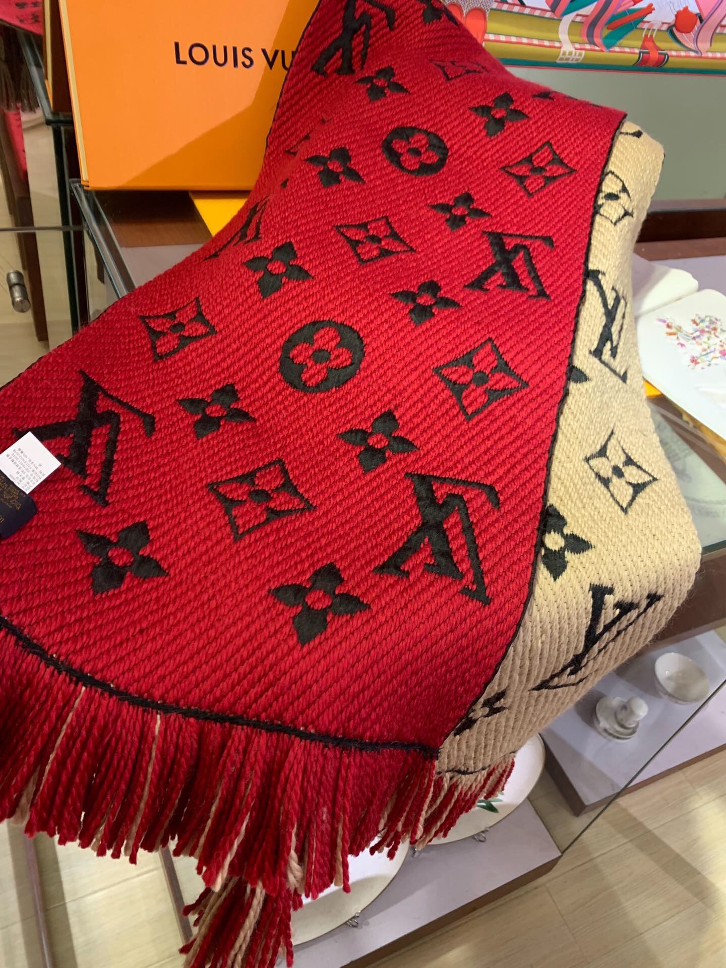LOUIS VUITTON LV SCARF