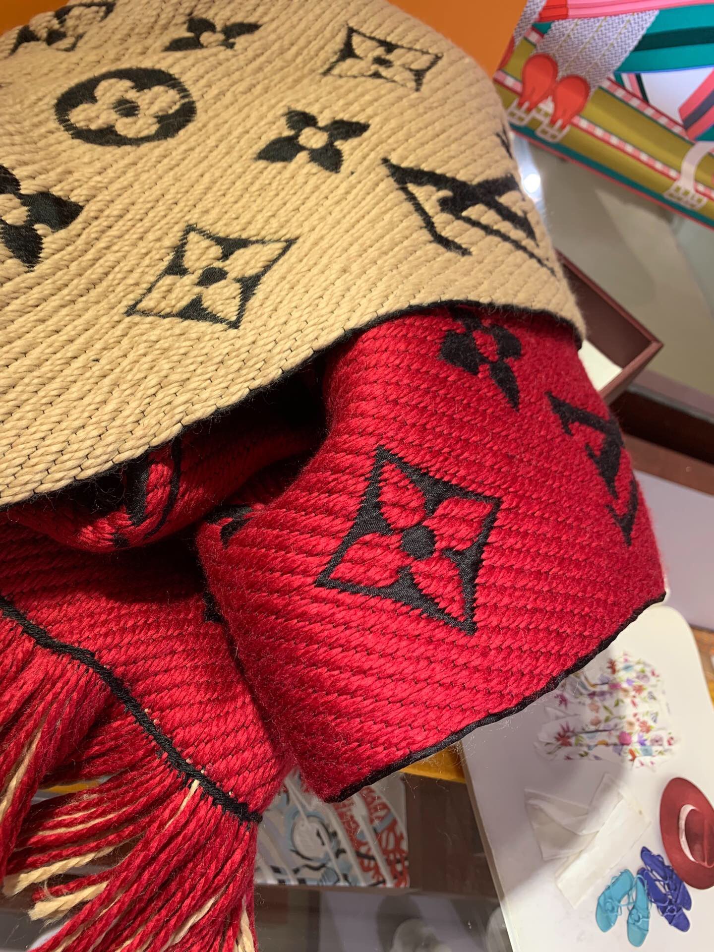 LOUIS VUITTON LV SCARF