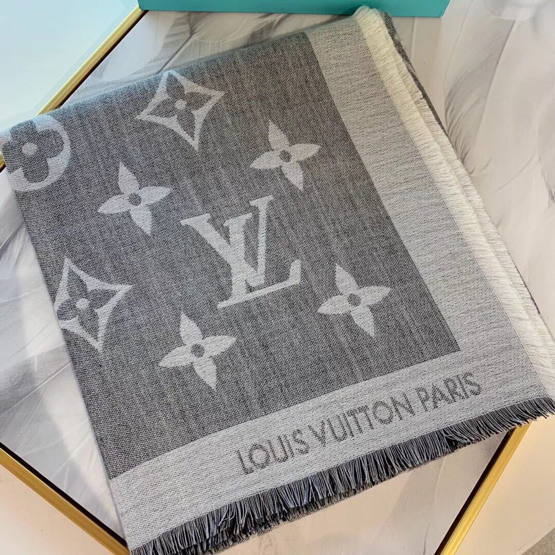  LOUIS VUITTON LV SHAWL
