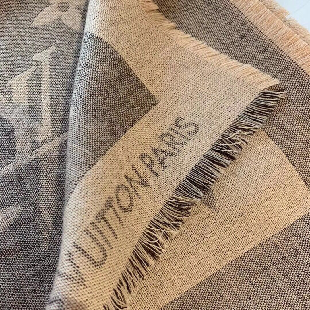  LOUIS VUITTON LV SHAWL
